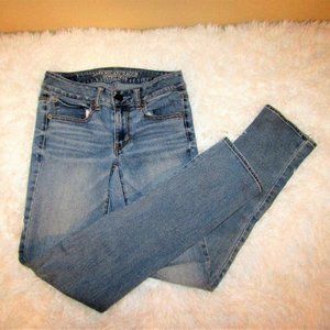 AE Straight Super Stretch Light Wash Sz 2